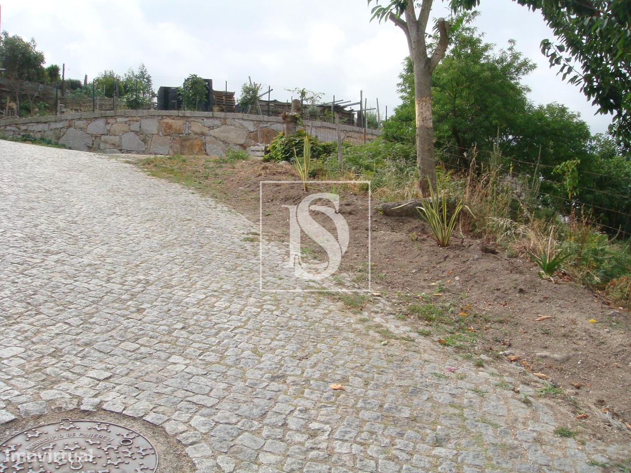 Terreno em Lordelo p/construção de moradia unifamiliar.