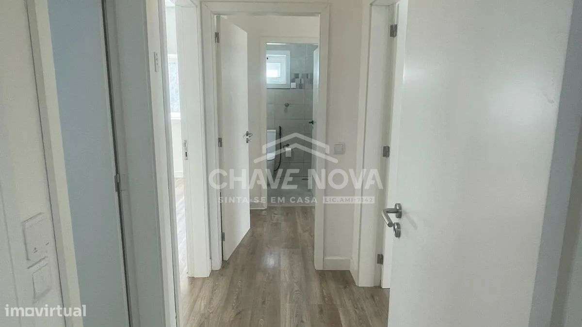 Moradia T4 Totalmente Remodelada em Águas Santas-25