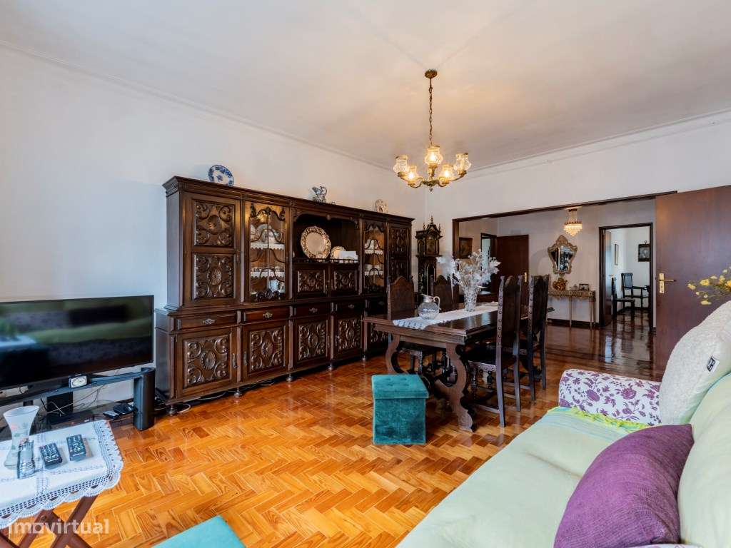 Vende-se T6+1 Braga À Av. Liberdade-15