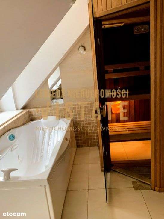 Wiązowna rezydencja na sprzedaż-18