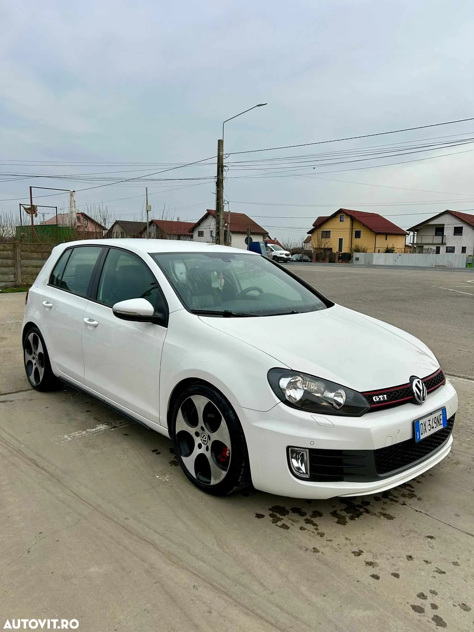 Volkswagen Golf - 2