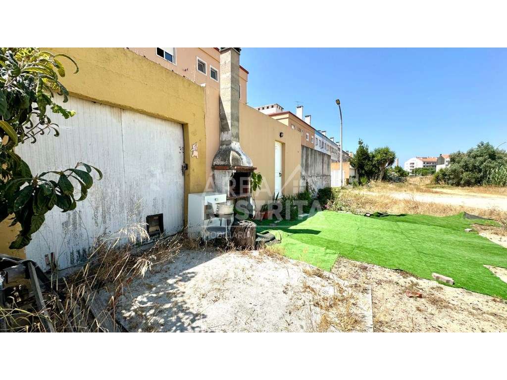 Apartamento T1 com Logradouro e Arrecadação/Garagem no Afonsoeiro -...-23