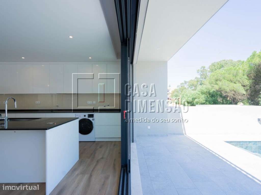 Moradia de Arquitectura Moderna de tipologia T3+1 em Oeiras com Pis...-19