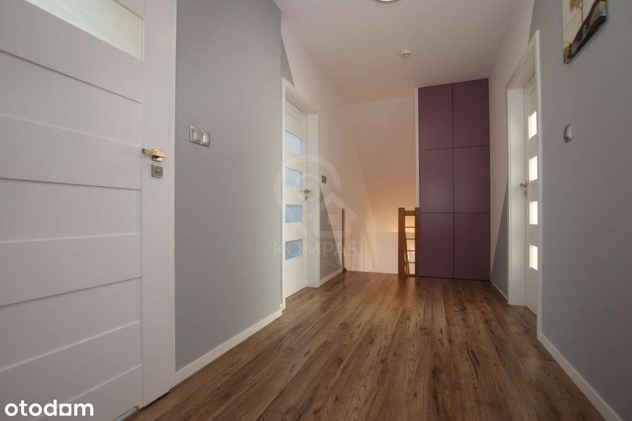 Dom z 2018r + garaż Do Wejścia - 500m do Pkp-12