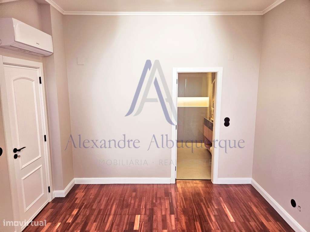 Luxuoso Duplex T 3 na Vila de Sesimbra, em segunda linha da Praia-17