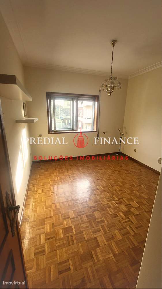 T2+1 Luminoso com Garagem Ampla em Ramalde – Zona em Valorização-13