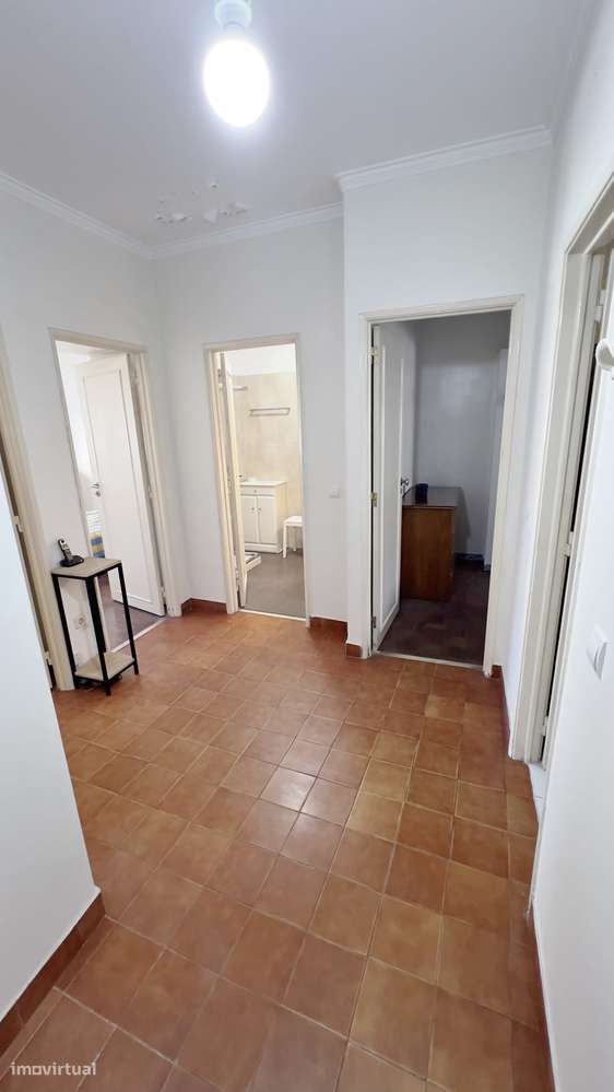 Apartamento T2 em Avenidas Novas com elevador-10