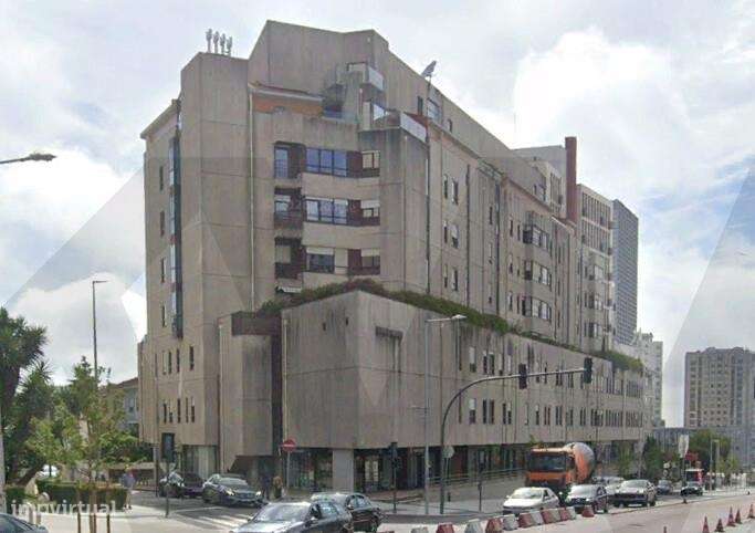 Apartamento T5 Na Avenida Da Boavista Com 270 M2