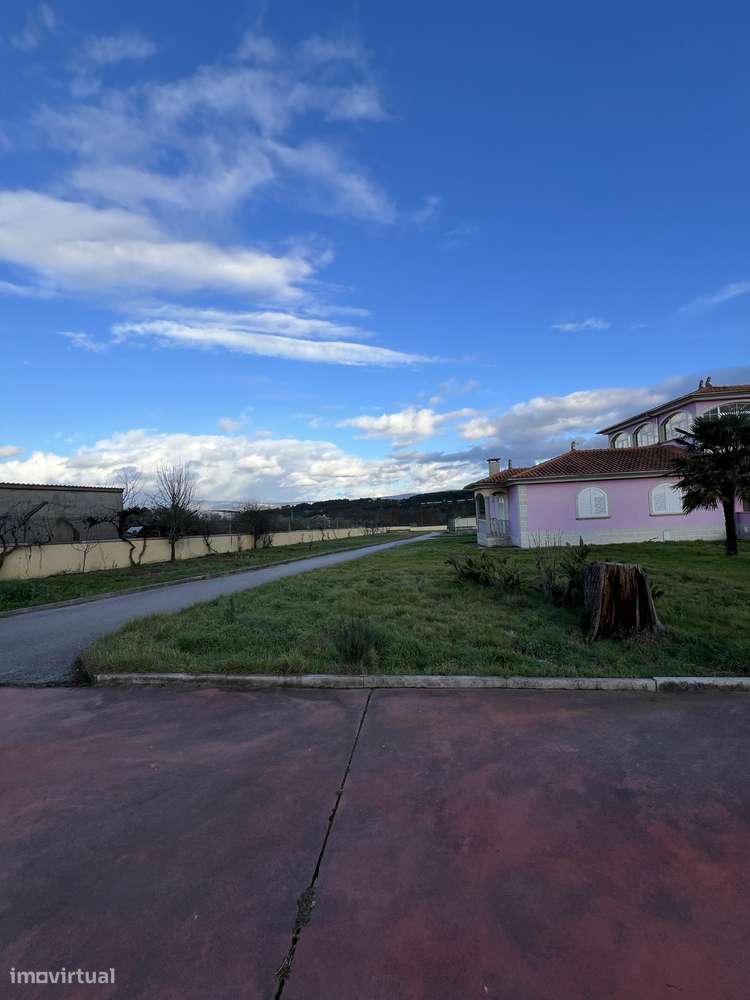 MORADIA T6 grande com terreno de 15 549m2 - Grande imagem: 4/40