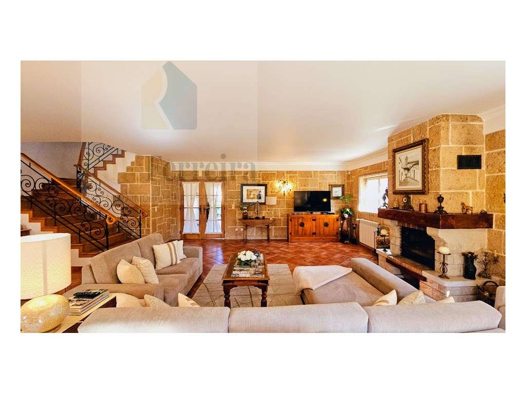 Moradia Isolada com amplo espaço exterior !!-10