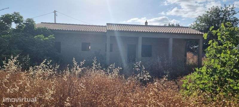 Vende-se ou Permuta de Terreno com casa em Paderne - Grande imagem: 5/8