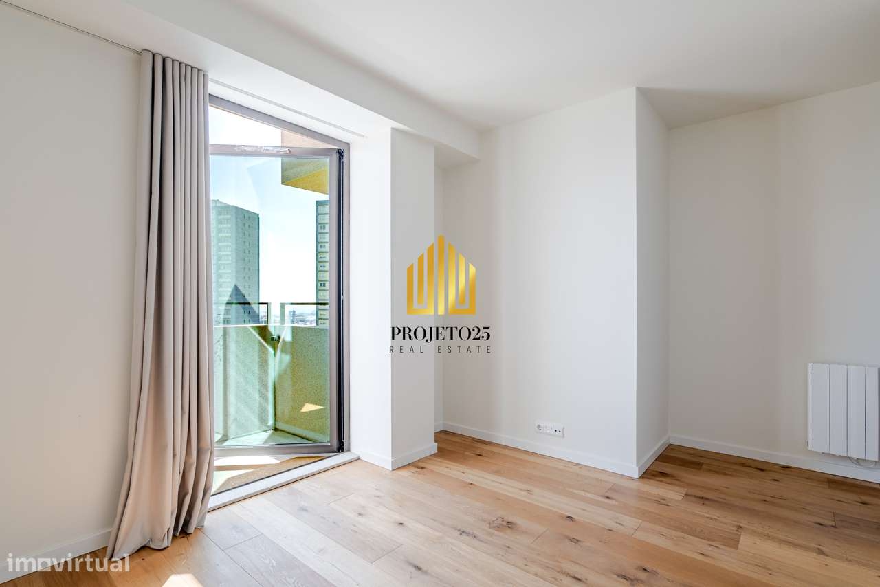 Apartamento T2, 3 Varandas Sul e Poente 13º Piso Vistas Deslumbrantes!-21