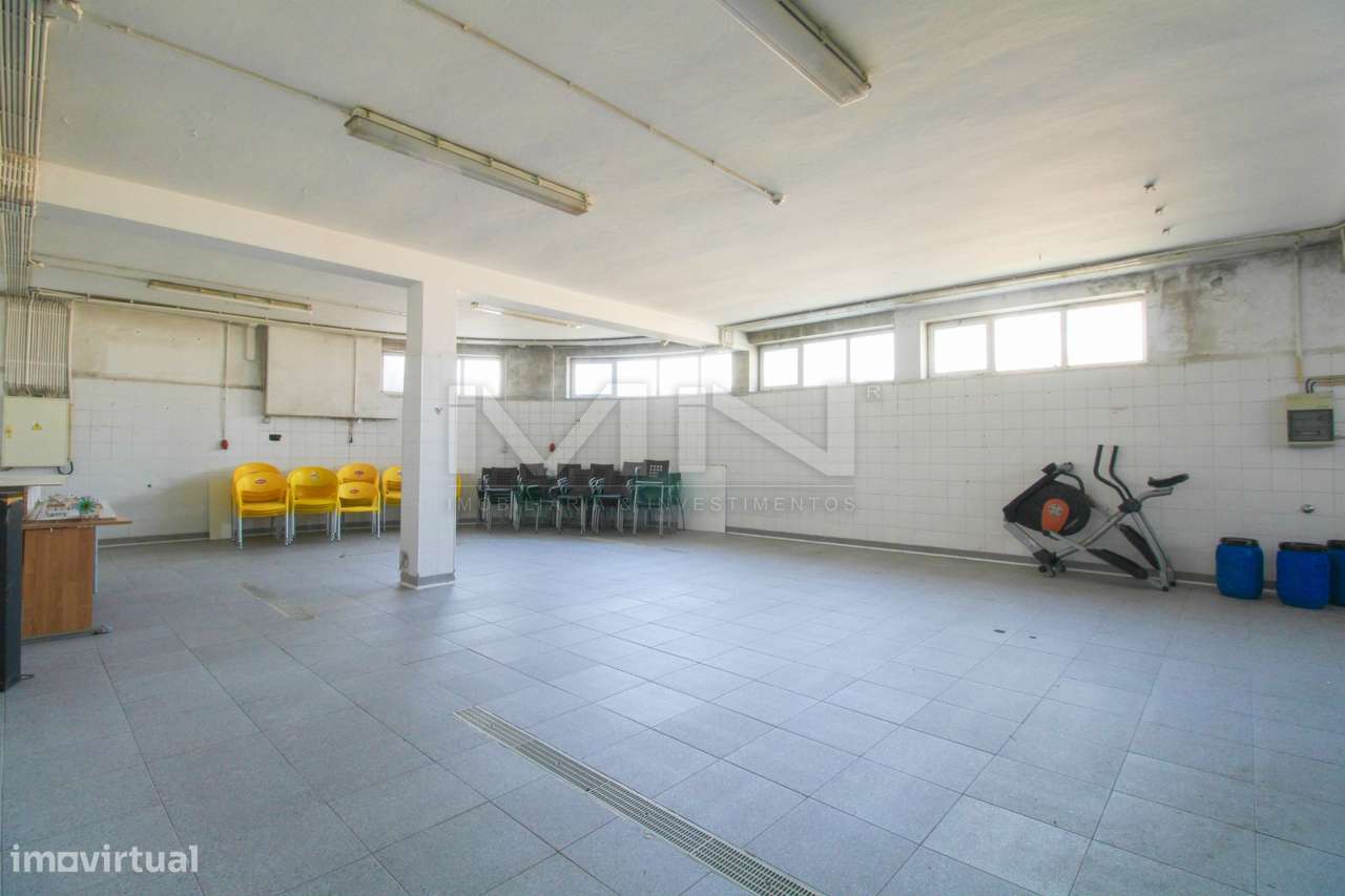 Predio para clínica / Ginásio / Showroom-20