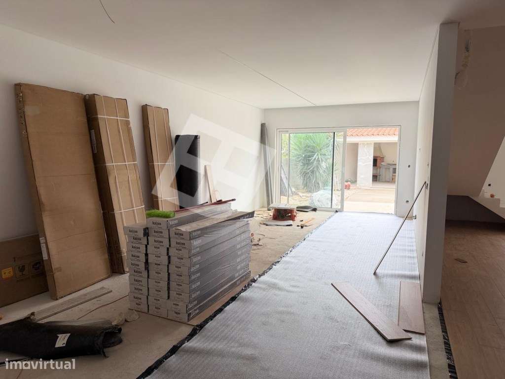 Moradia T5 próxima às Praias Conforto, Espaço e Qualidade de Vida-20