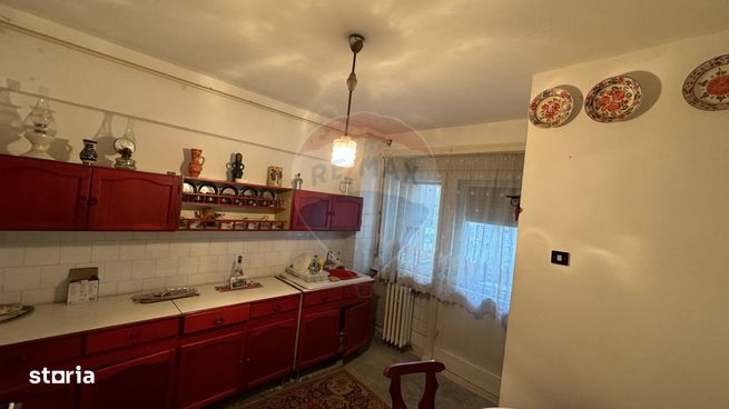 Apartament cu 3 camere de vânzare în zona Ultracentral