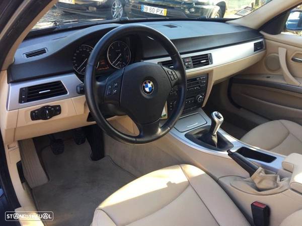 BMW 320 d Touring Dynamic - 7