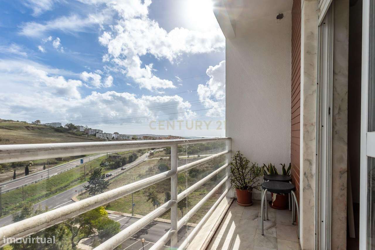 Apartamento T3 Remodelado com Arrecadação e Parqueamento-7