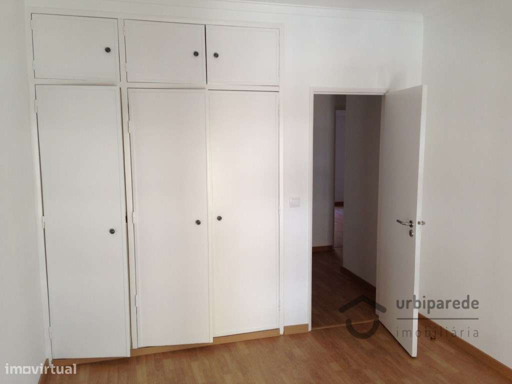 Apartamento T3, em Monte Abraão Queluz-15