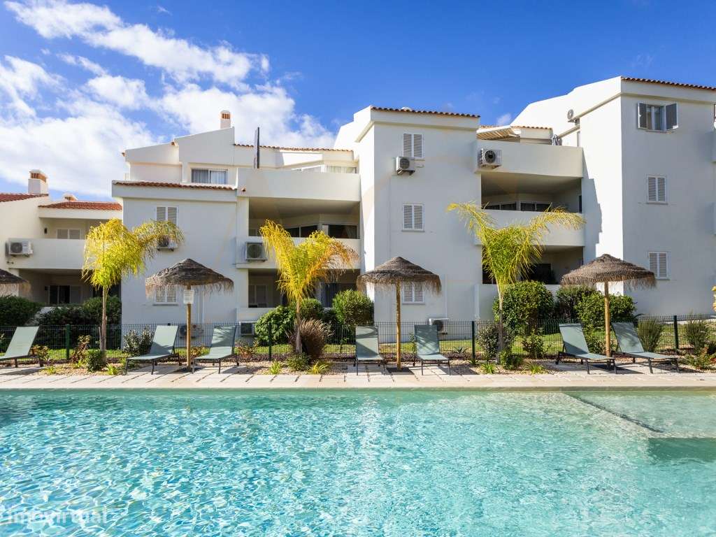 Apartamento T2 com terraço e piscina em Vale do Lobo-25