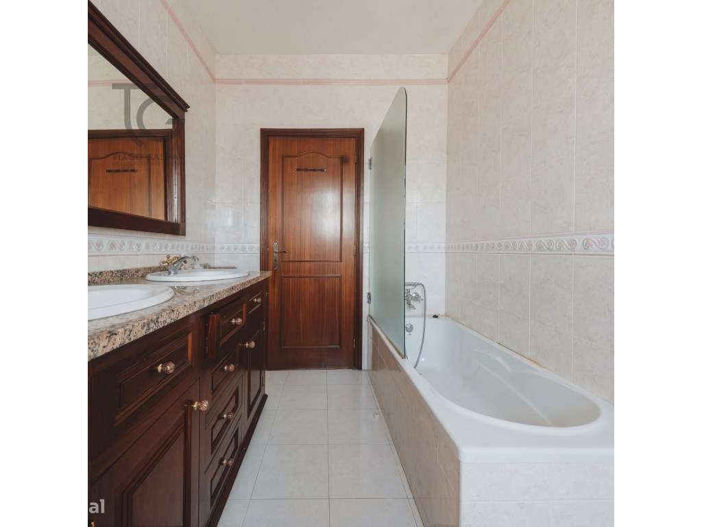 Moradia T3 com Terreno 10.000m² e Vinha em Produção | Arneiro - Tor...-12