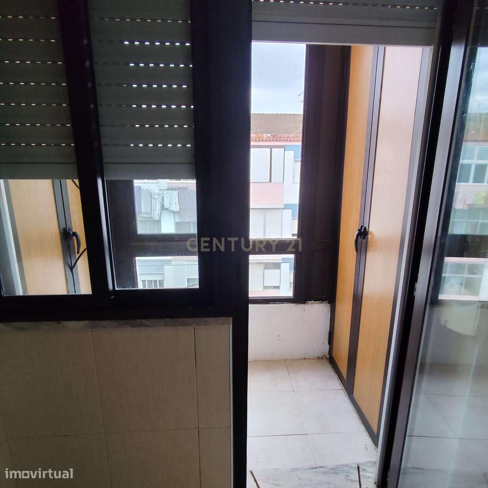 Apartamento T2 | Santo António da Charneca-6