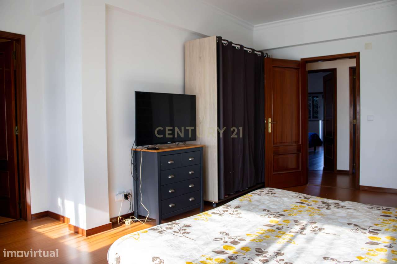 Moradia moderna | 3 pisos | Vila Nova Foz Côa-32