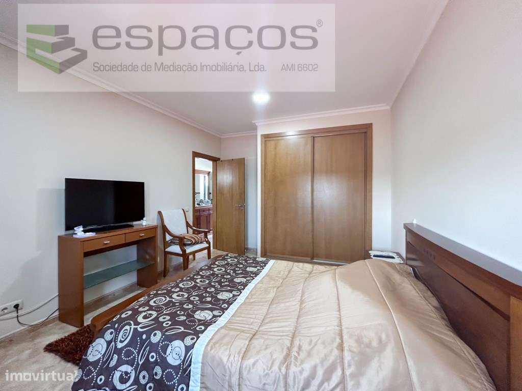 Moradia com garagem - Grande imagem: 5/25