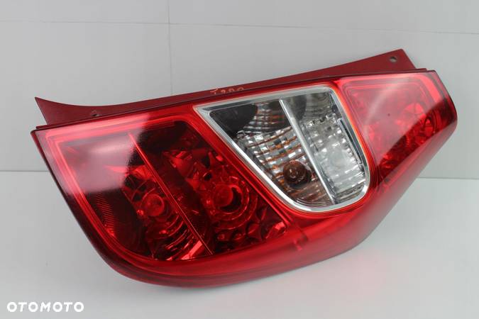 LAMPA PRAWY TYŁ TYLNA HYUNDAI I10 LIFT 10-13R - 1