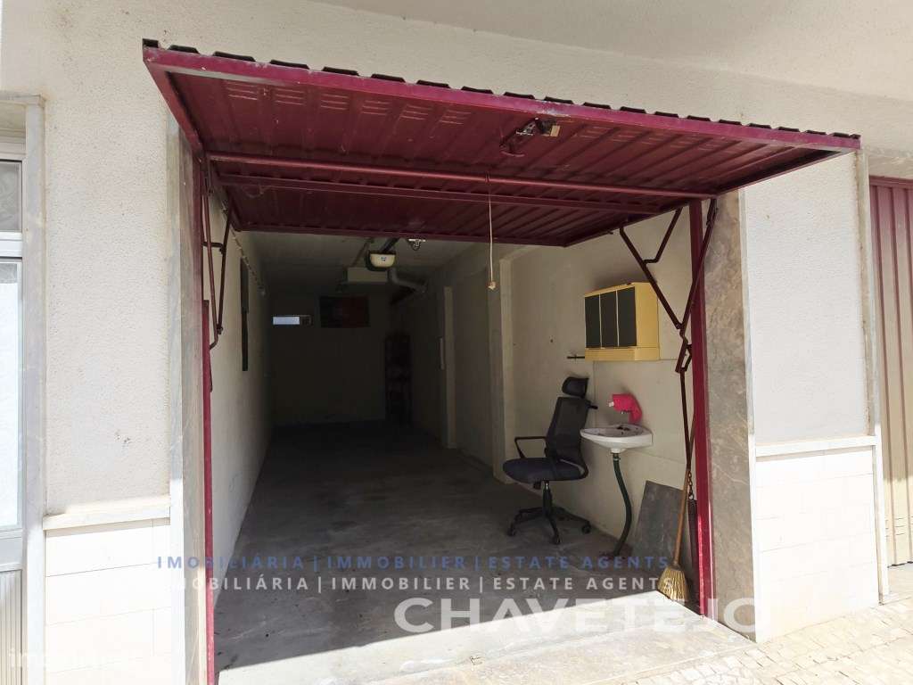 Apartamento T2 com garagem dupla e vista para o Castelo de Tomar-25
