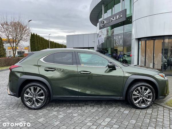 Lexus UX - 8