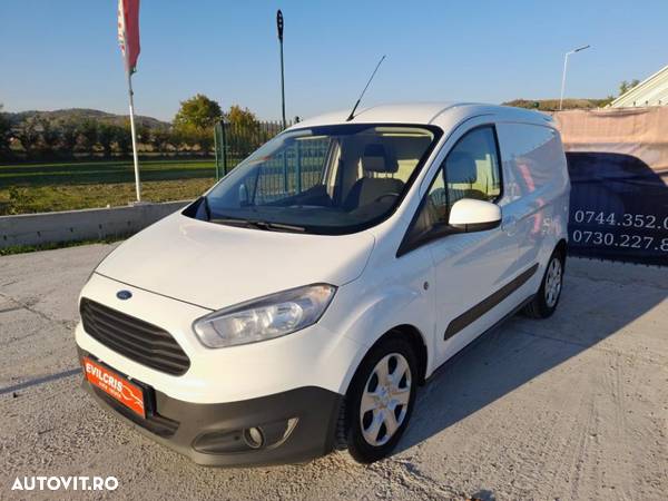 Ford Transit Courier - 4