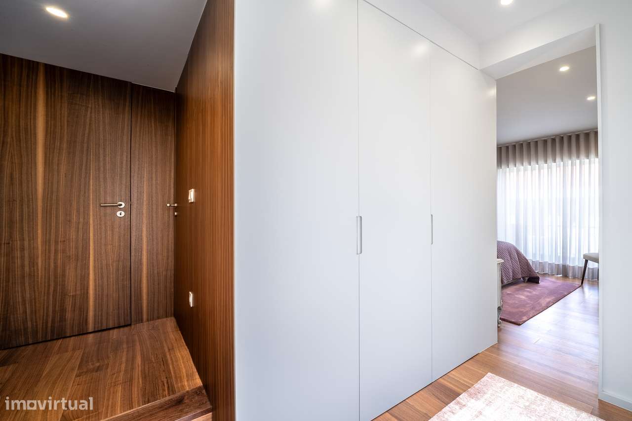 Moradia T3 com Jardim e Garagem em Guimarães-26