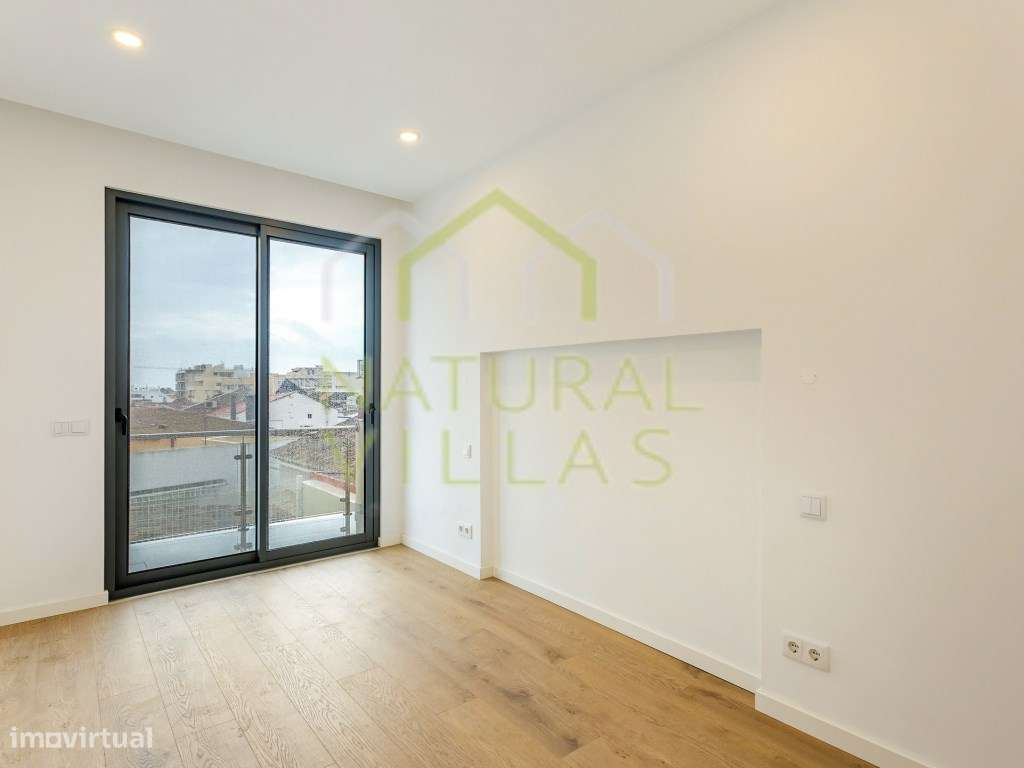 Moradia em Banda T2 Moderna junto à Baixa de Faro-7