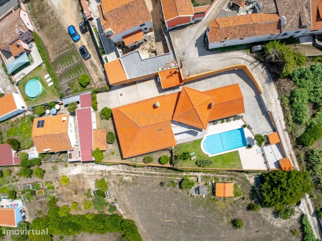 Villa T3 com piscina e vistas panorâmicas aninhada na aldeia histór... - Grande imagem: 3/44