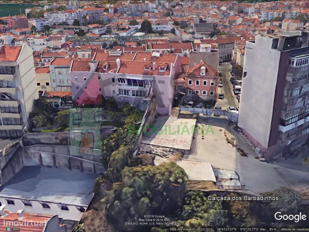 Terreno com Projeto para 15 Fogos + 16 Estacionamentos.-9