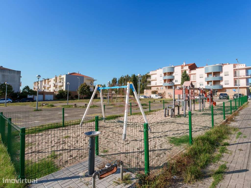 T3 com Terraço Envolvente e Garagem de 70 m² | Casais Castelo, Riachos-44