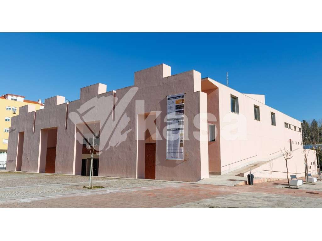 T3 Totalmente Remodelado na Quinta da Lomba-13