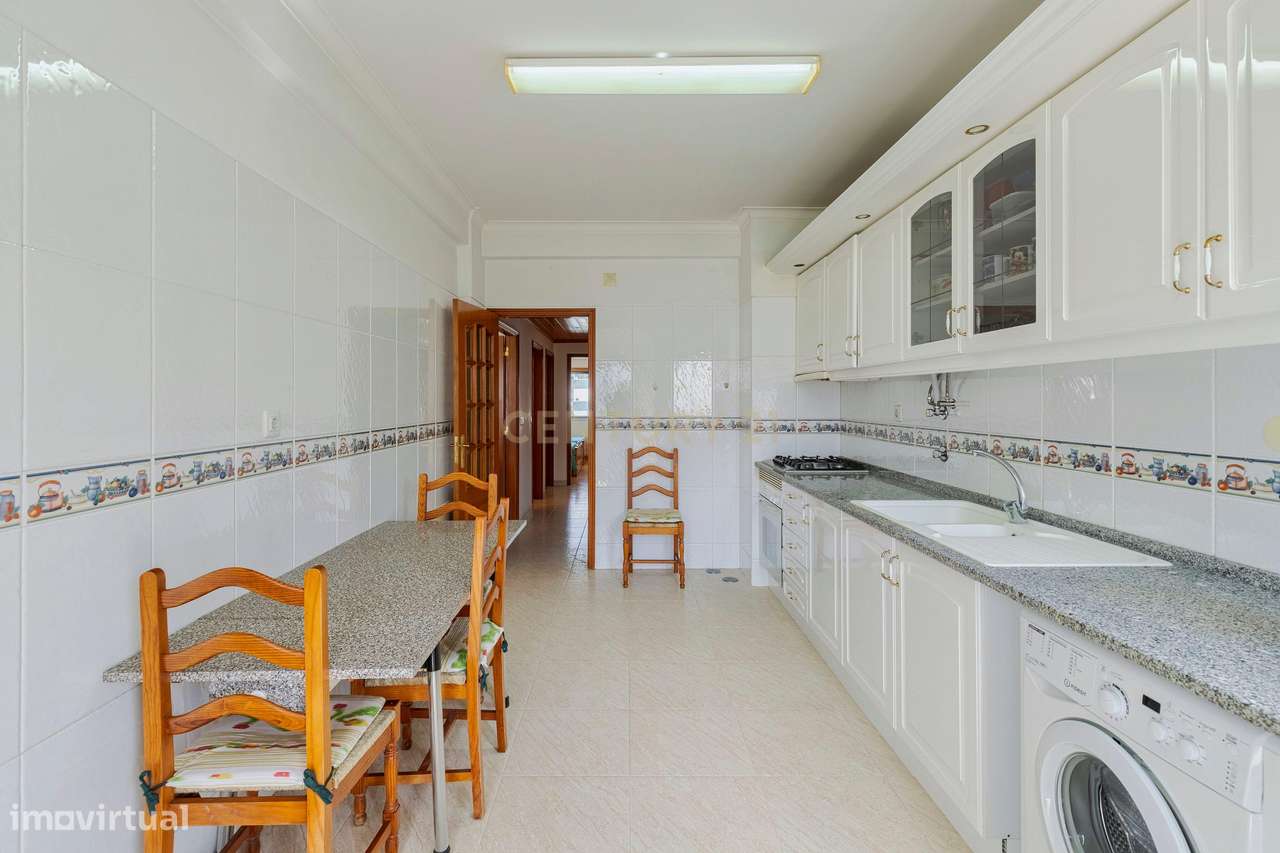 Apartamento T3  Feijó Almada Parque da Paz-2