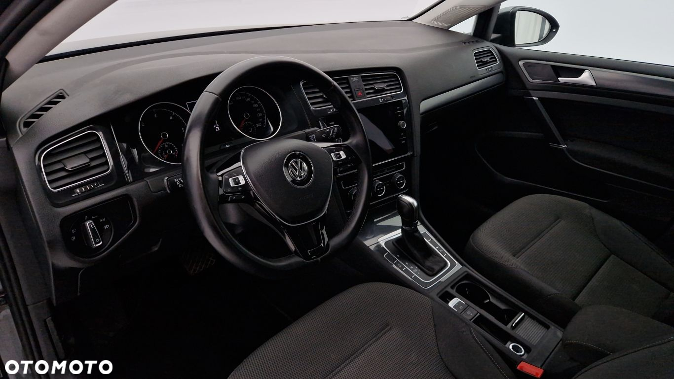 Volkswagen Golf - 14