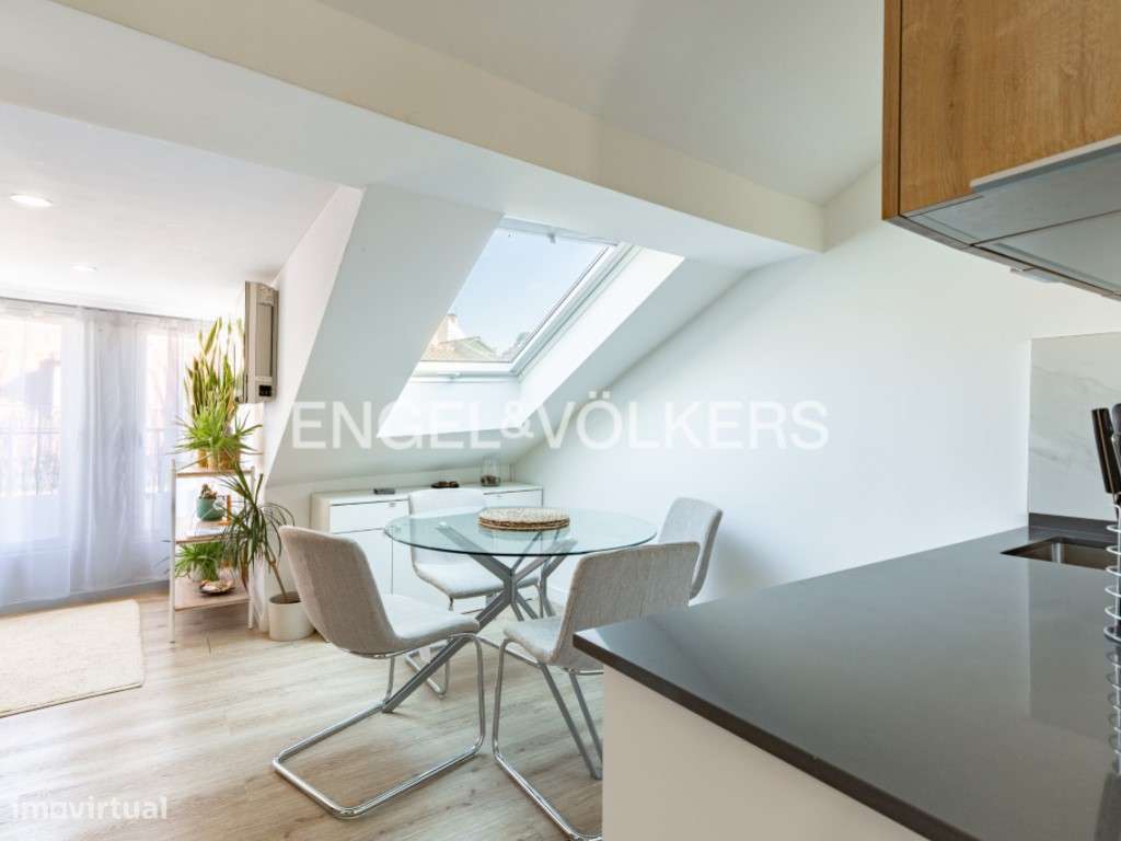 T2 renovado com vista para o castelo São Jorge - Grande imagem: 1/26