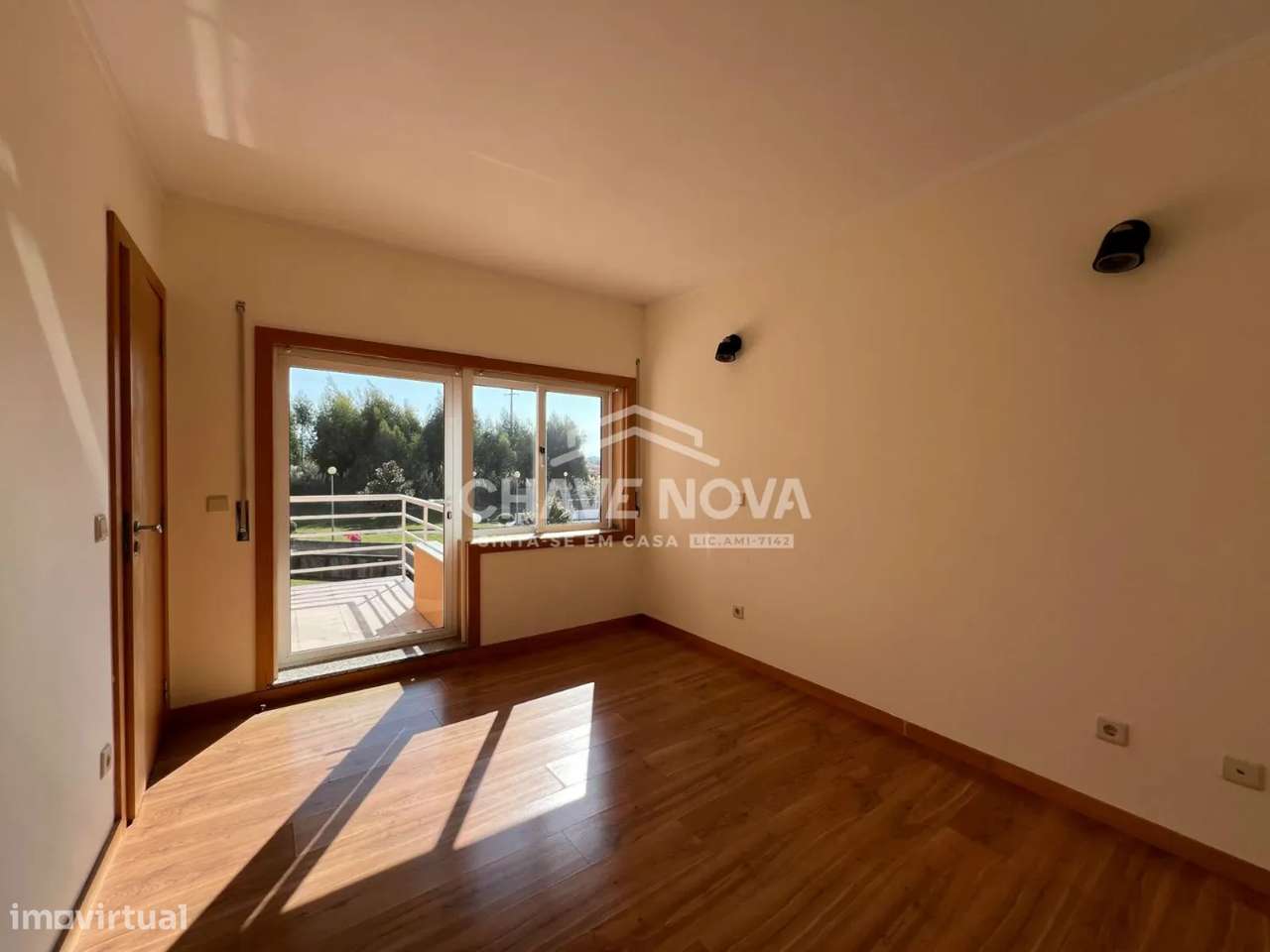 Apartamento T2 | Lugar de Garagem-0