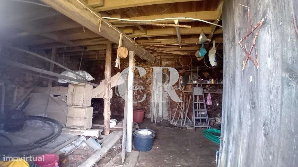 Moradia em pedra em Figueiró dos Vinhos com terreno e poço de água-26