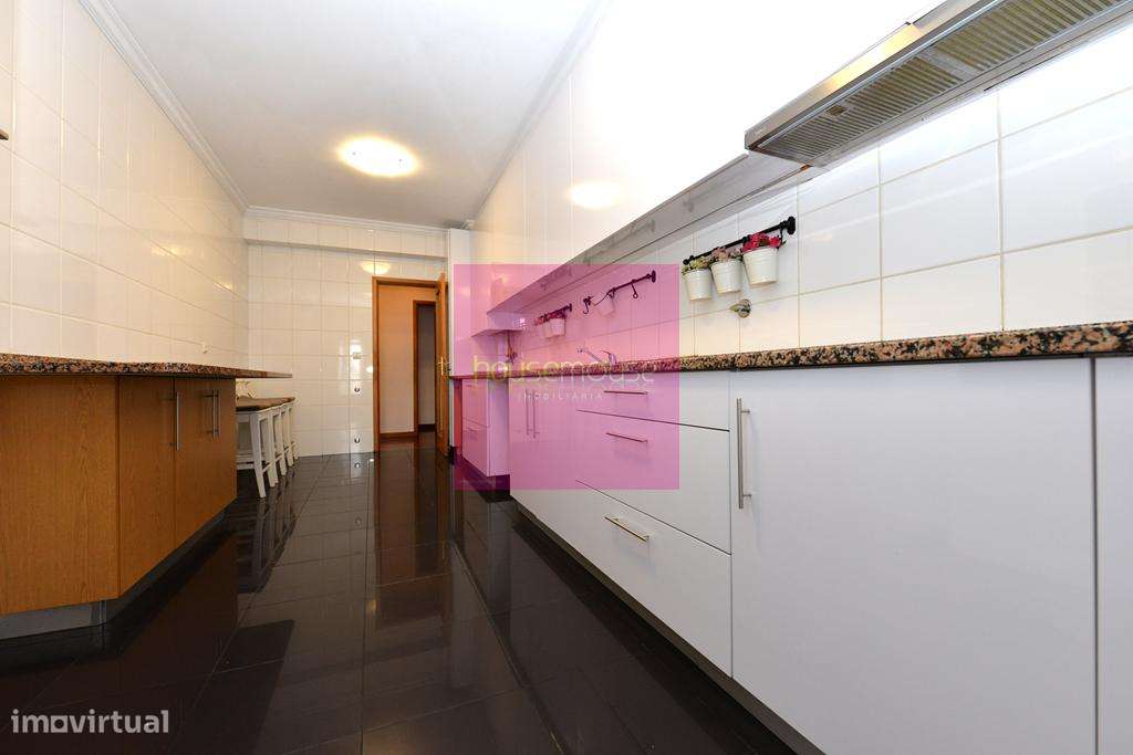 Apartamento T 4 Mobilado - Grande imagem: 4/14