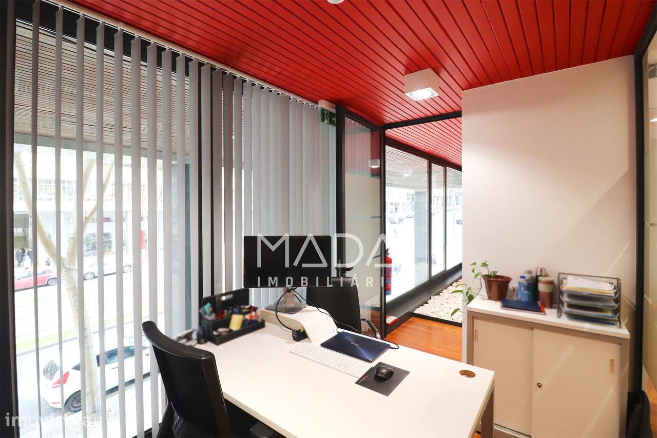 Escritório c/garagem (12 carros) na Av. da República em V.N. de Gaia-38