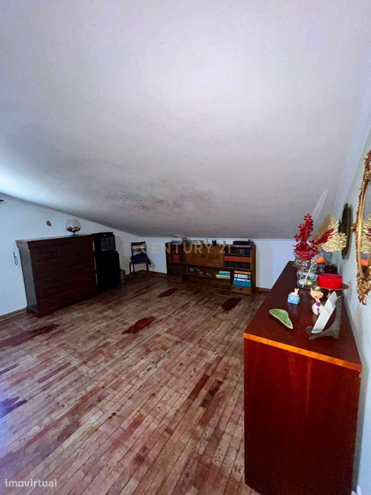 Moradia T2+2 Térrea com Piscina, Anexo de 50 m² e Lote de 1.690 m²-13