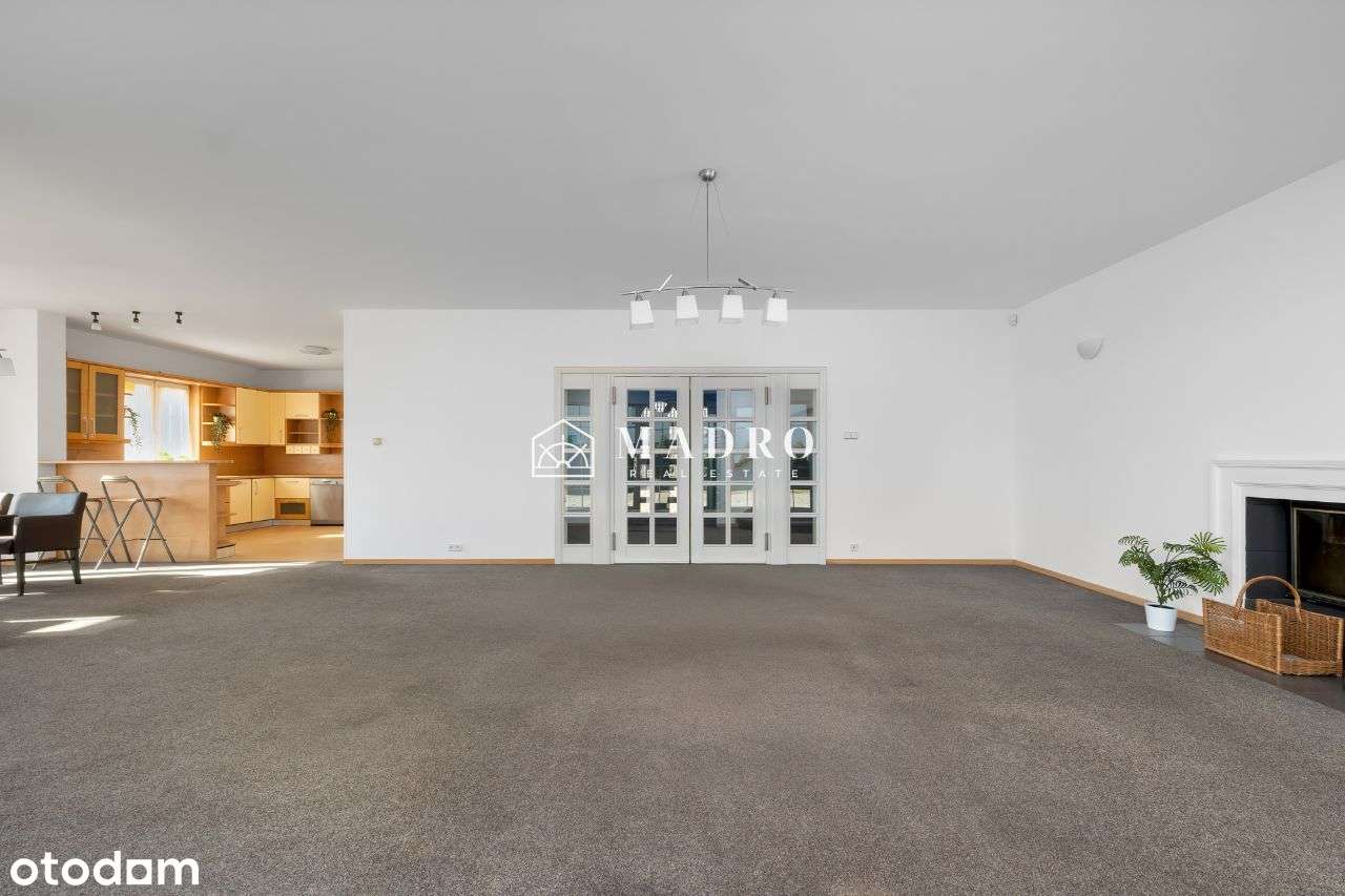 Warszewo | Duży dom z basenem na pięknej działce-9