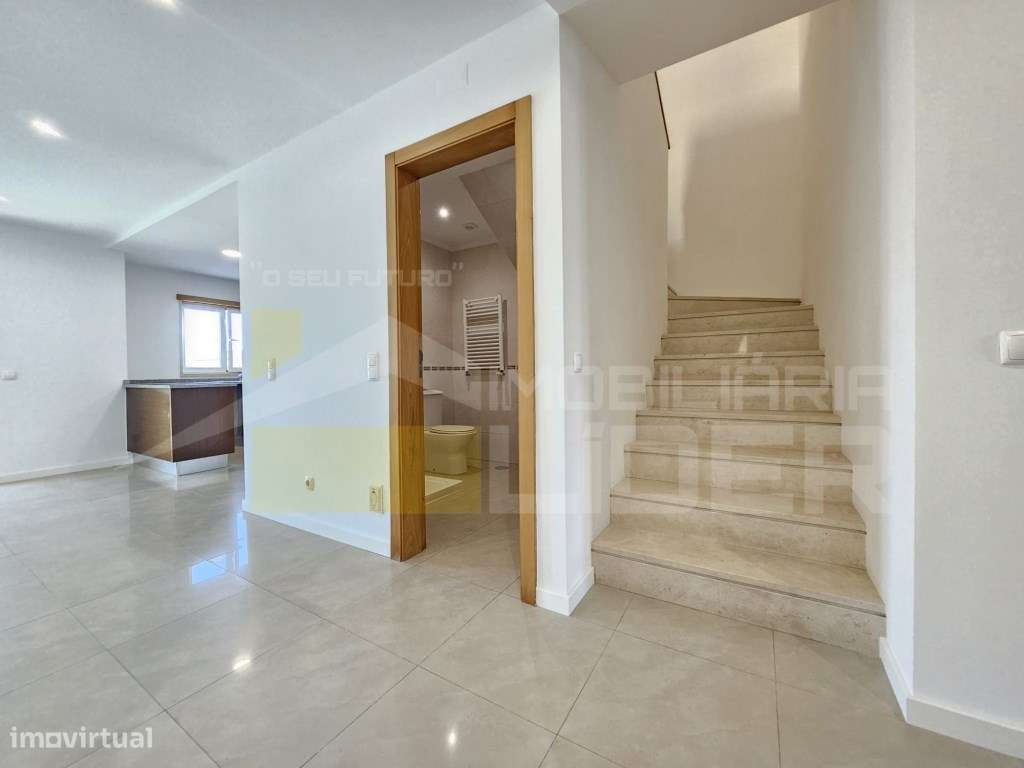 Moradia geminada T3 com piscina, terraço e garagem na Silveira, Tor...-14