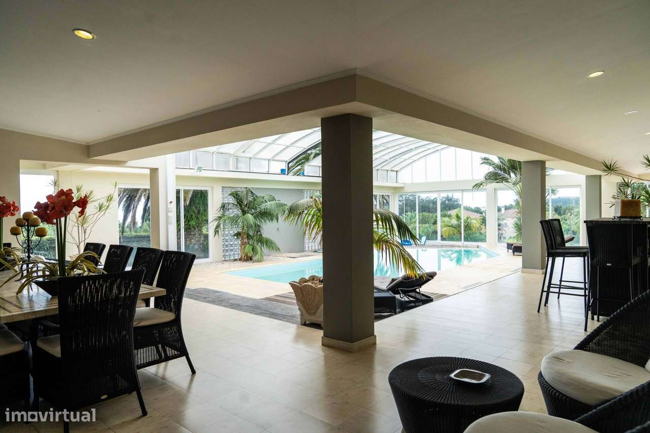 Luxuosa Moradia com 4 quartos localizada em Rosto do Cão - São Roque-30