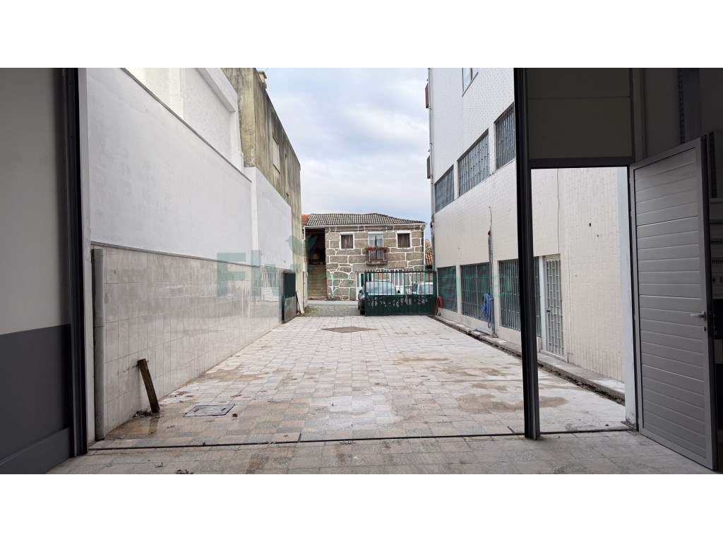 Arrenda-se Armazém, S.Miguel Vizela - Grande imagem: 5/10