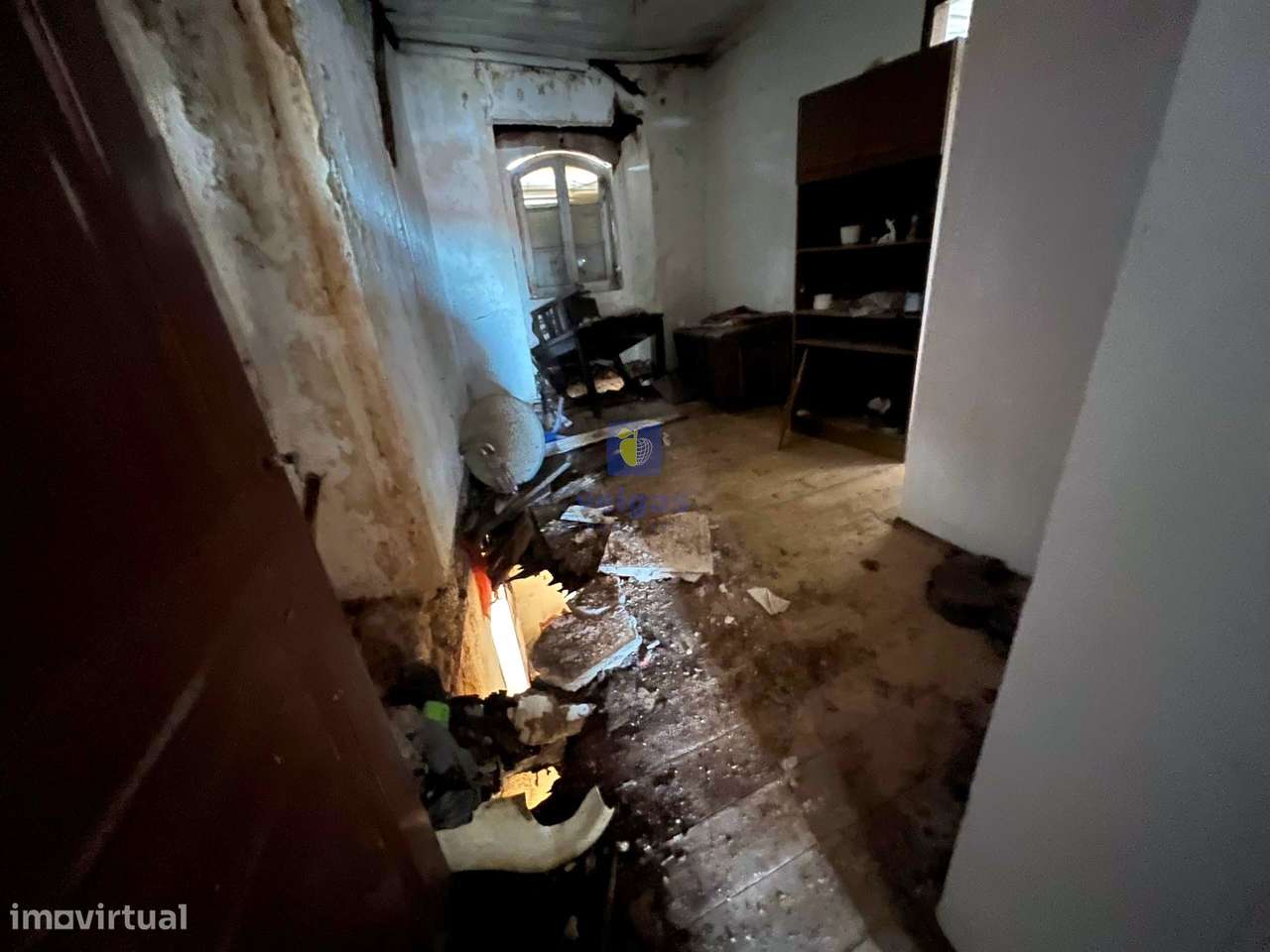 Baixa de Preço !!!! Villa para Recuperação na Labrujeira - Ventosa - A-13